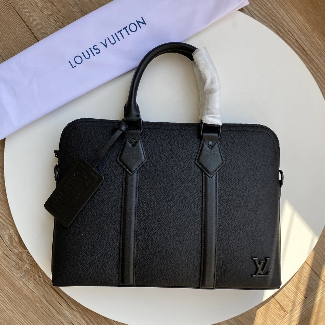 Unique 8424 Louis Vuitton AAA Man Handbags