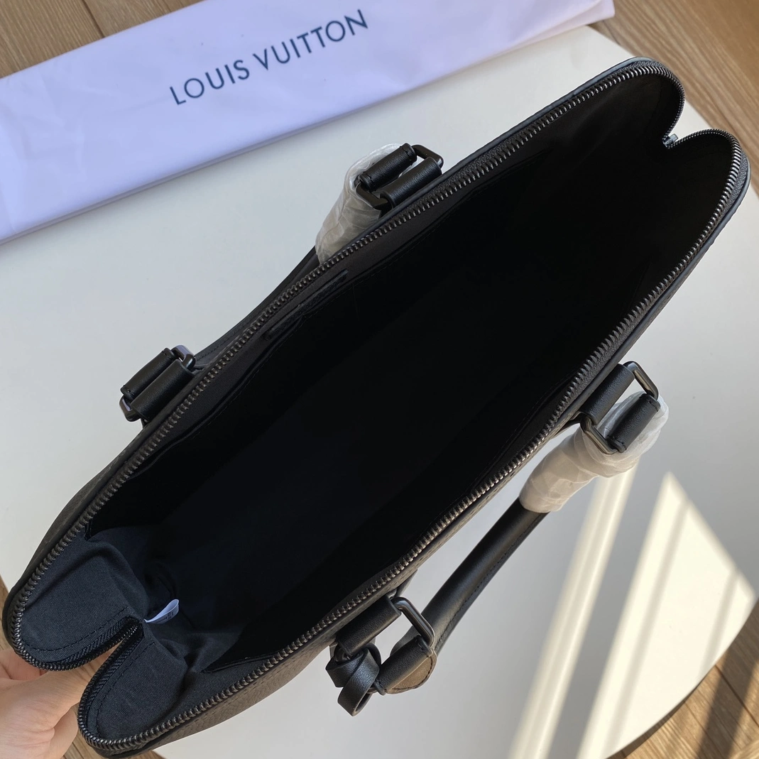 Unique 8424 Louis Vuitton AAA Man Handbags