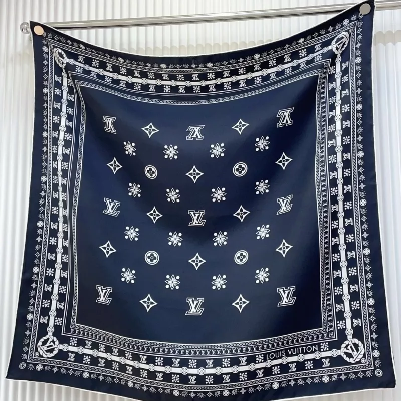 Unique 8497 Louis Vuitton Silk Squares