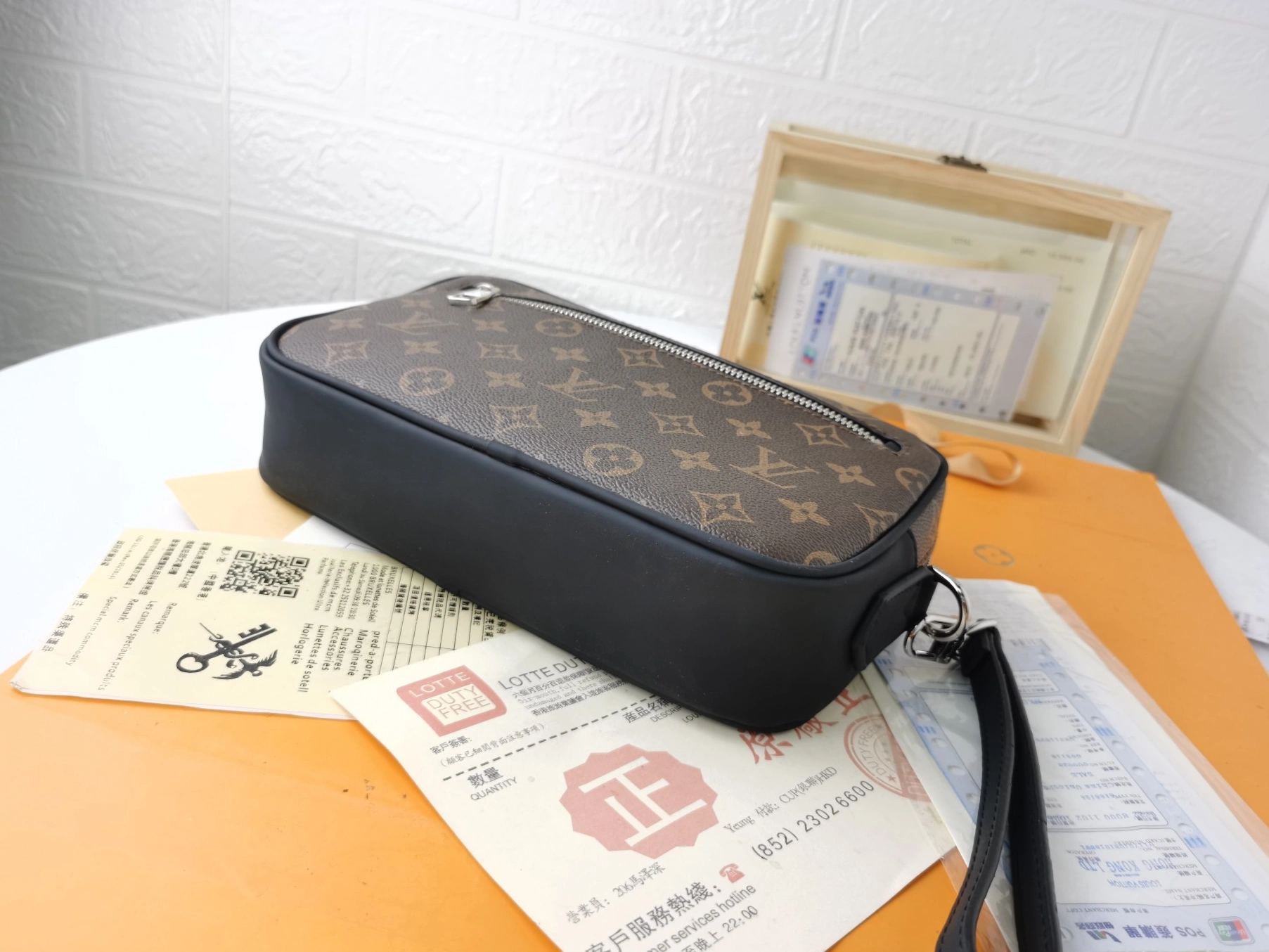 Unique 8527 Louis Vuitton AAA Man Wallets