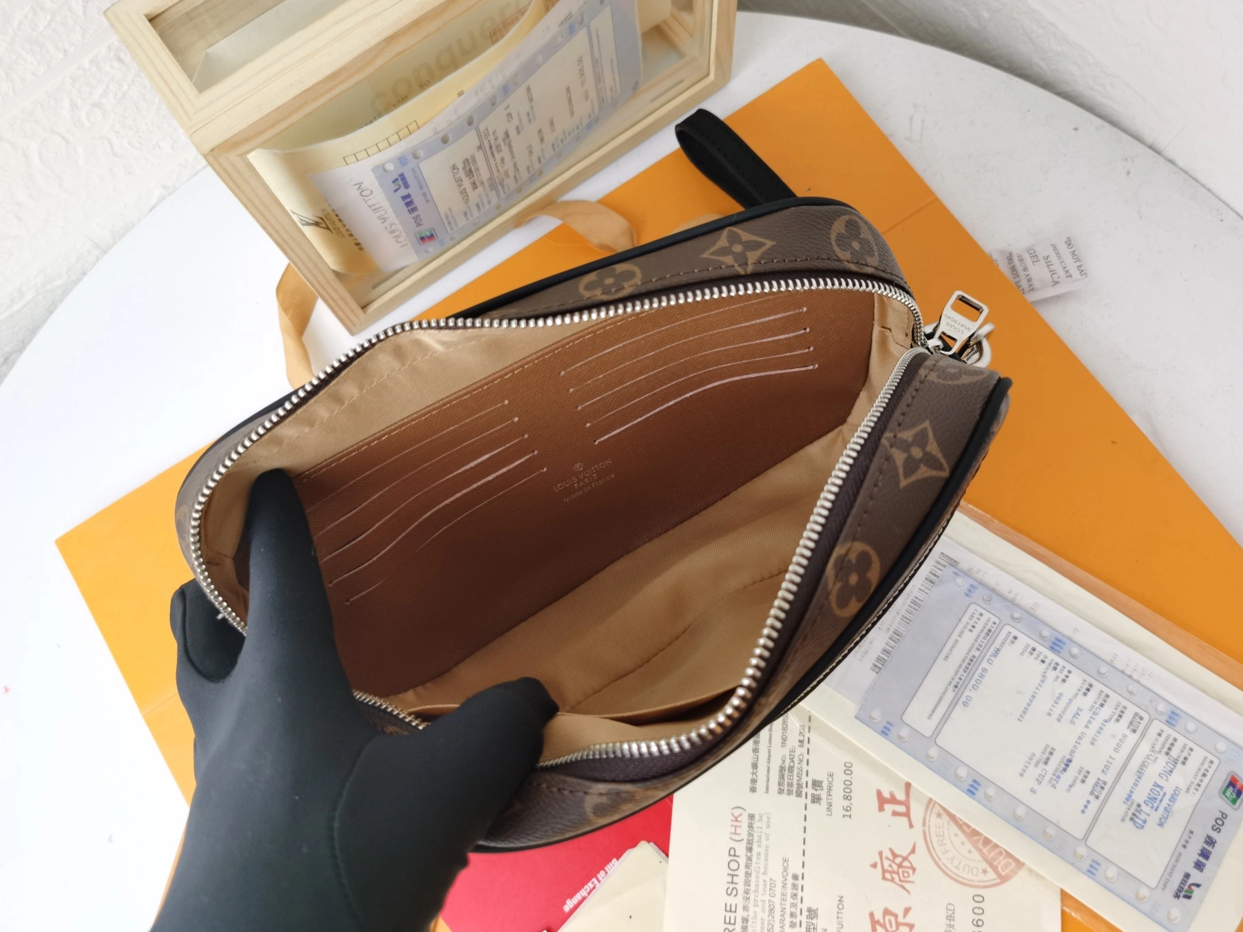 Unique 8527 Louis Vuitton AAA Man Wallets