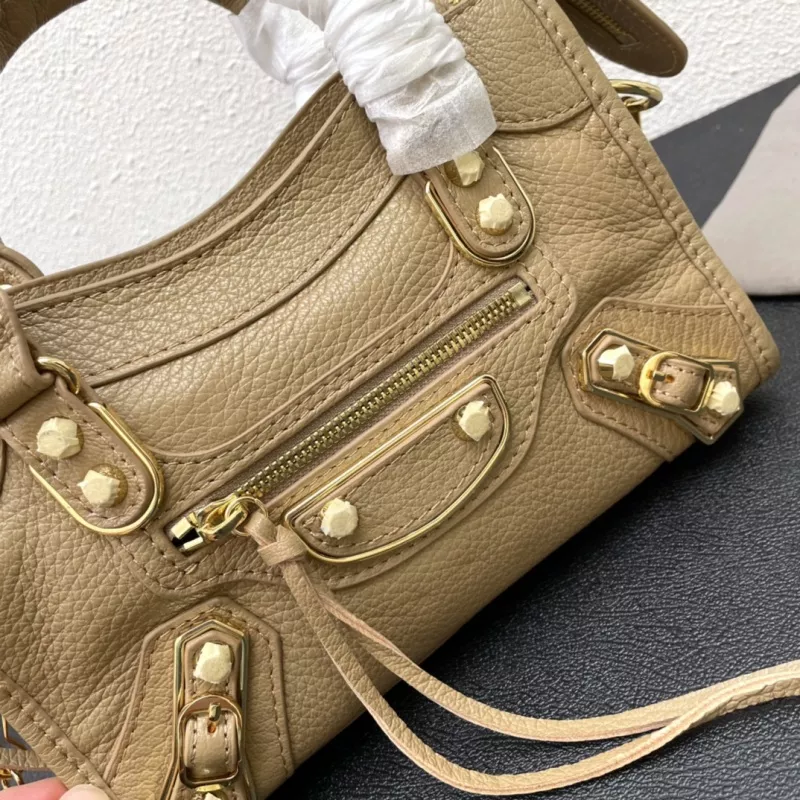 Unique 8867 Balenciaga AAA Quality Handbags For Women