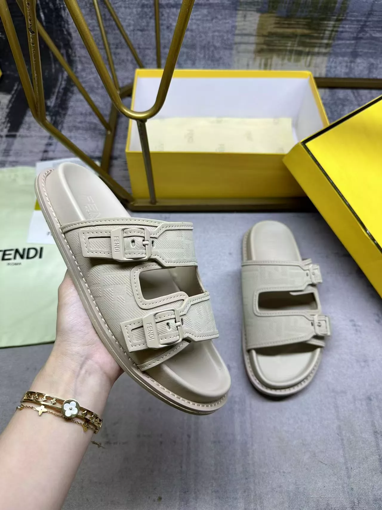 Unique 8871 Fendi Slippers For Women