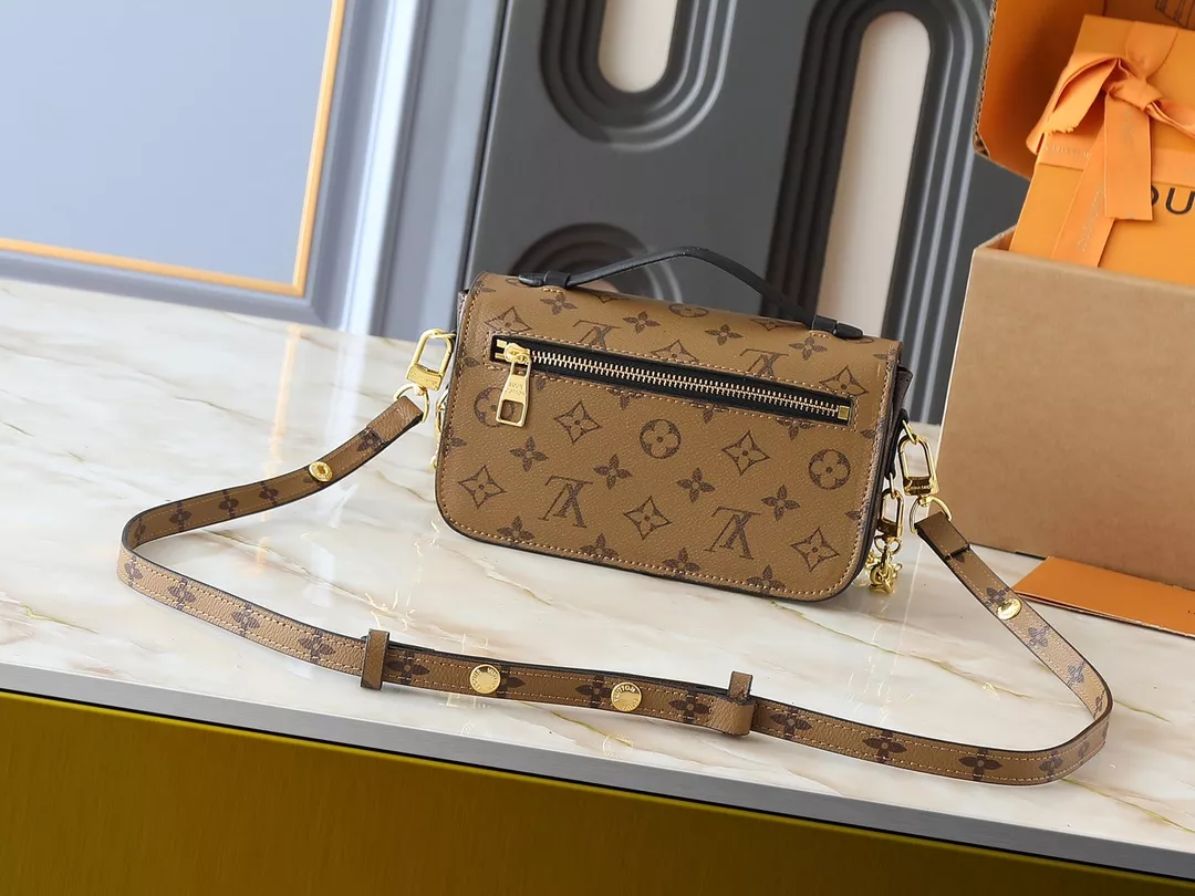 Unique 889 Louis Vuitton Messenger Bag For Women