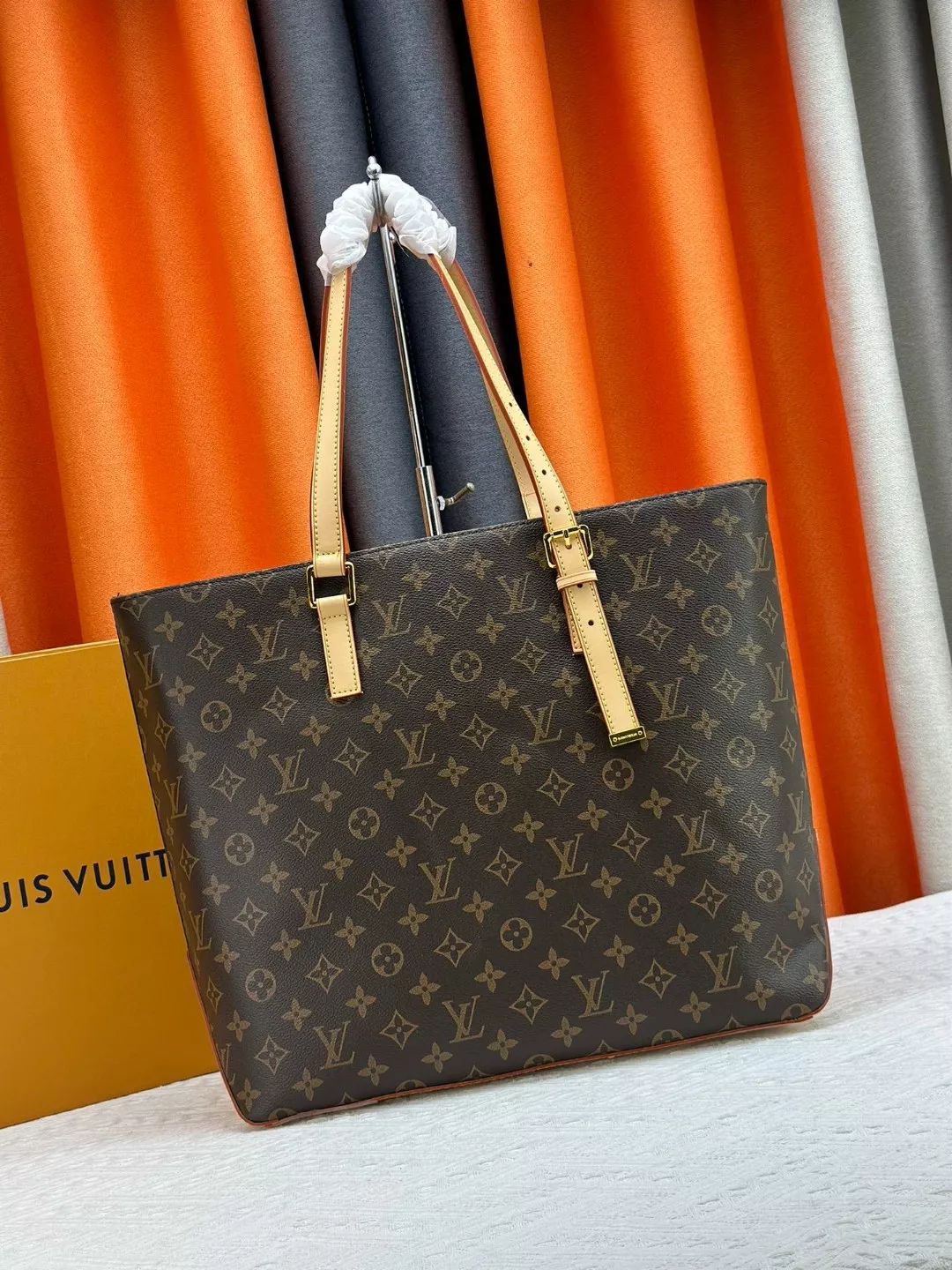 Unique 8916 Louis Vuitton AAA Quality Shoulder Bags For Women