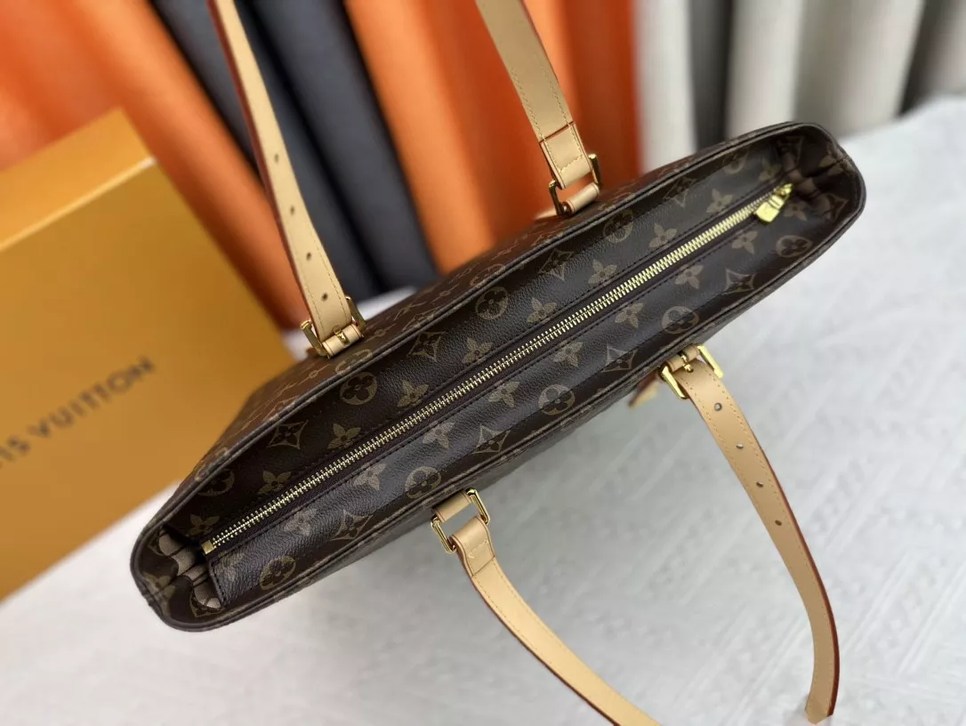 Unique 8916 Louis Vuitton AAA Quality Shoulder Bags For Women