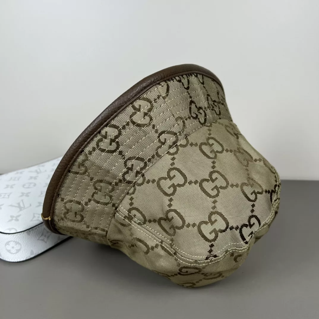Unique 8957 Gucci Caps