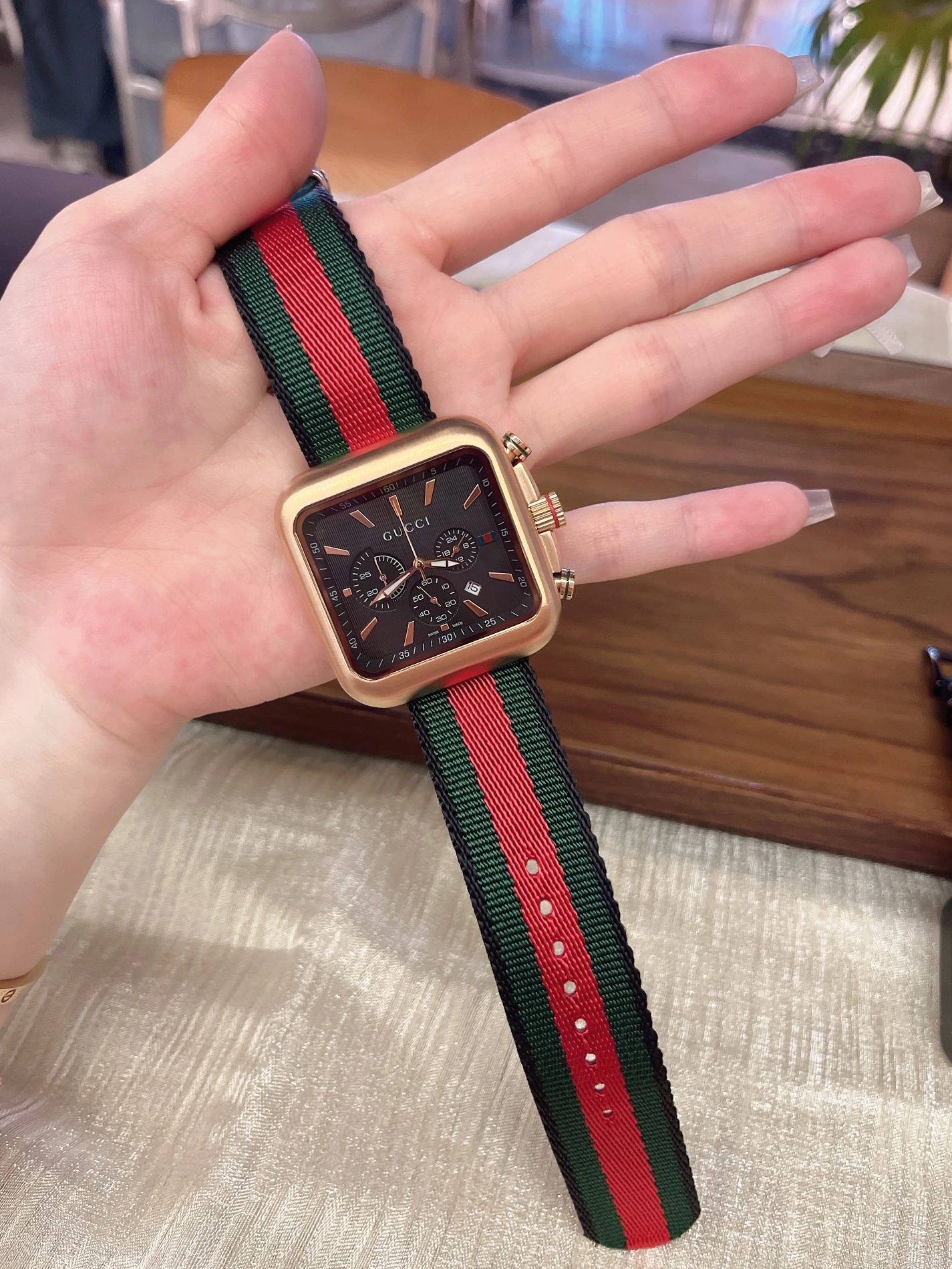 Unique 9000 Gucci AAA Quality Watches
