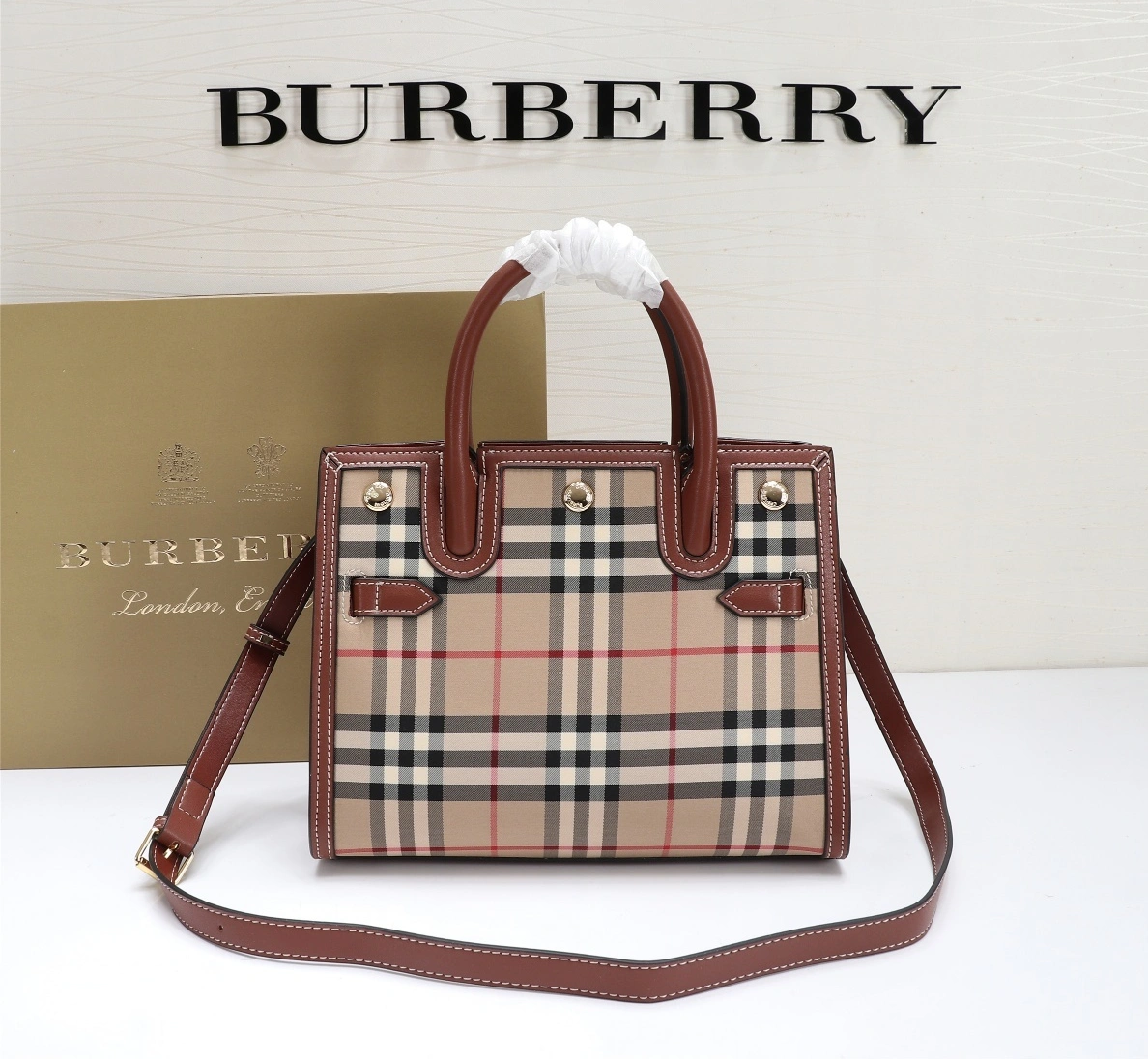 Unique 9054 Burberry AAA Quality Handbags For Women