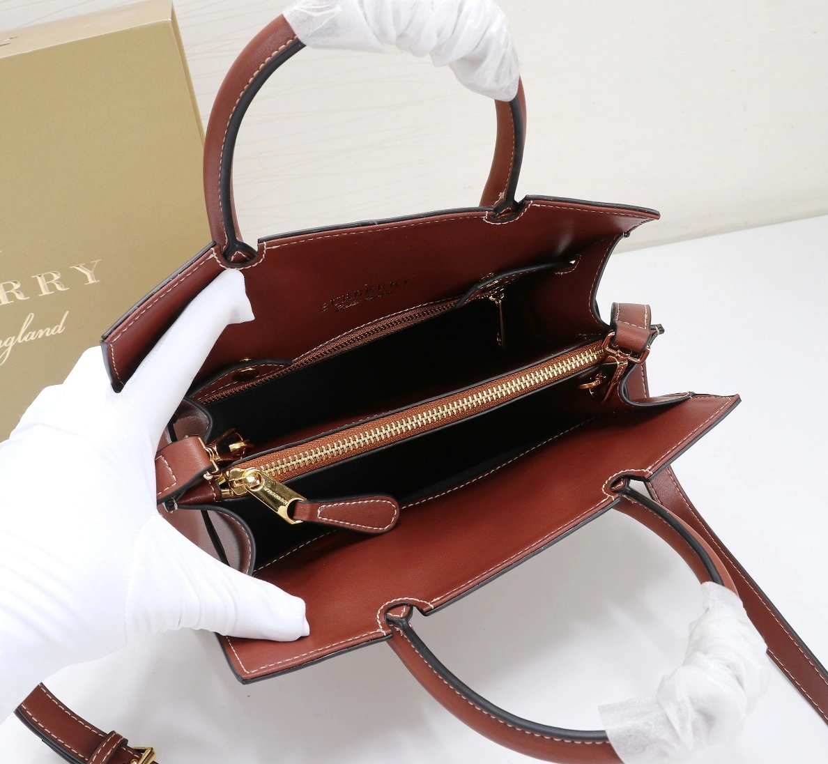 Unique 9054 Burberry AAA Quality Handbags For Women