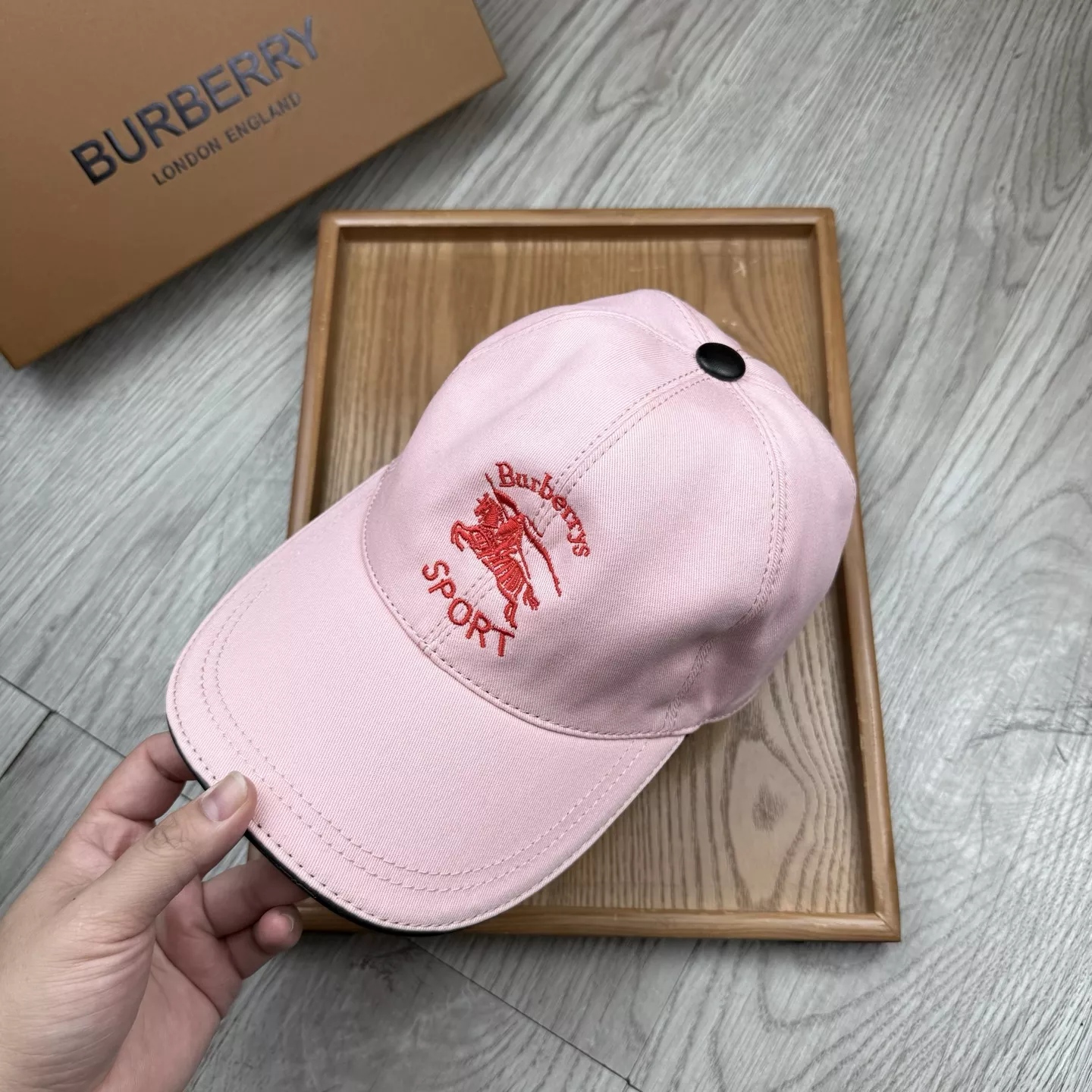 Unique 9079 Burberry Caps