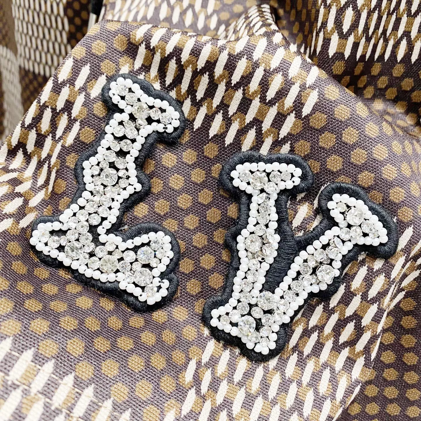 Unique 9128 Louis Vuitton LV Tracksuits Short Sleeved For Unisex