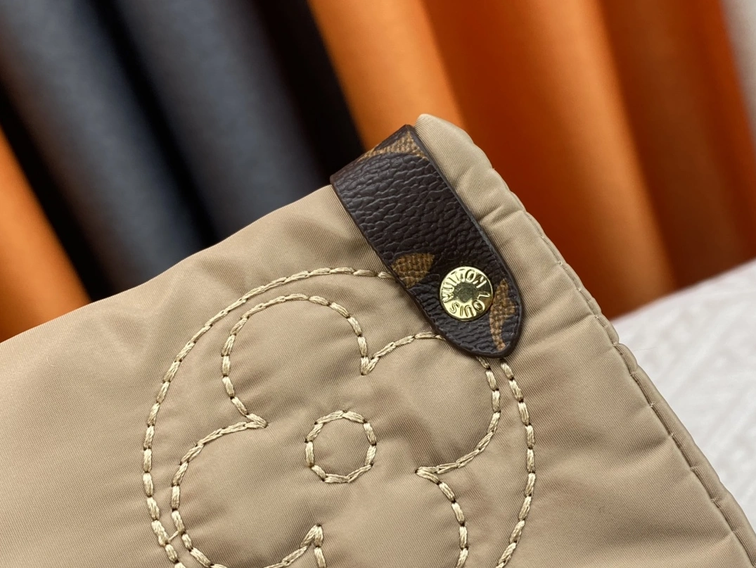 Unique 9261 Louis Vuitton AAA Quality Tote-Handbags For Women