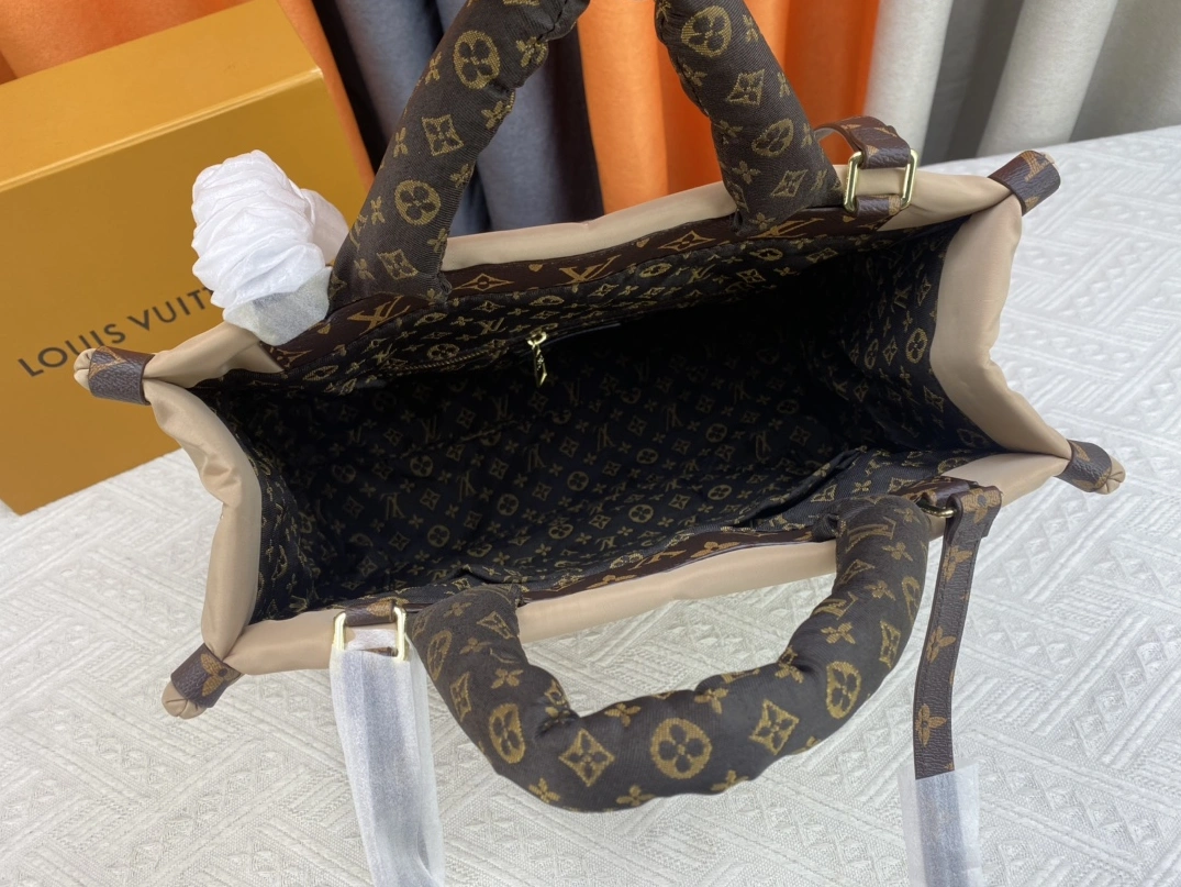 Unique 9261 Louis Vuitton AAA Quality Tote-Handbags For Women