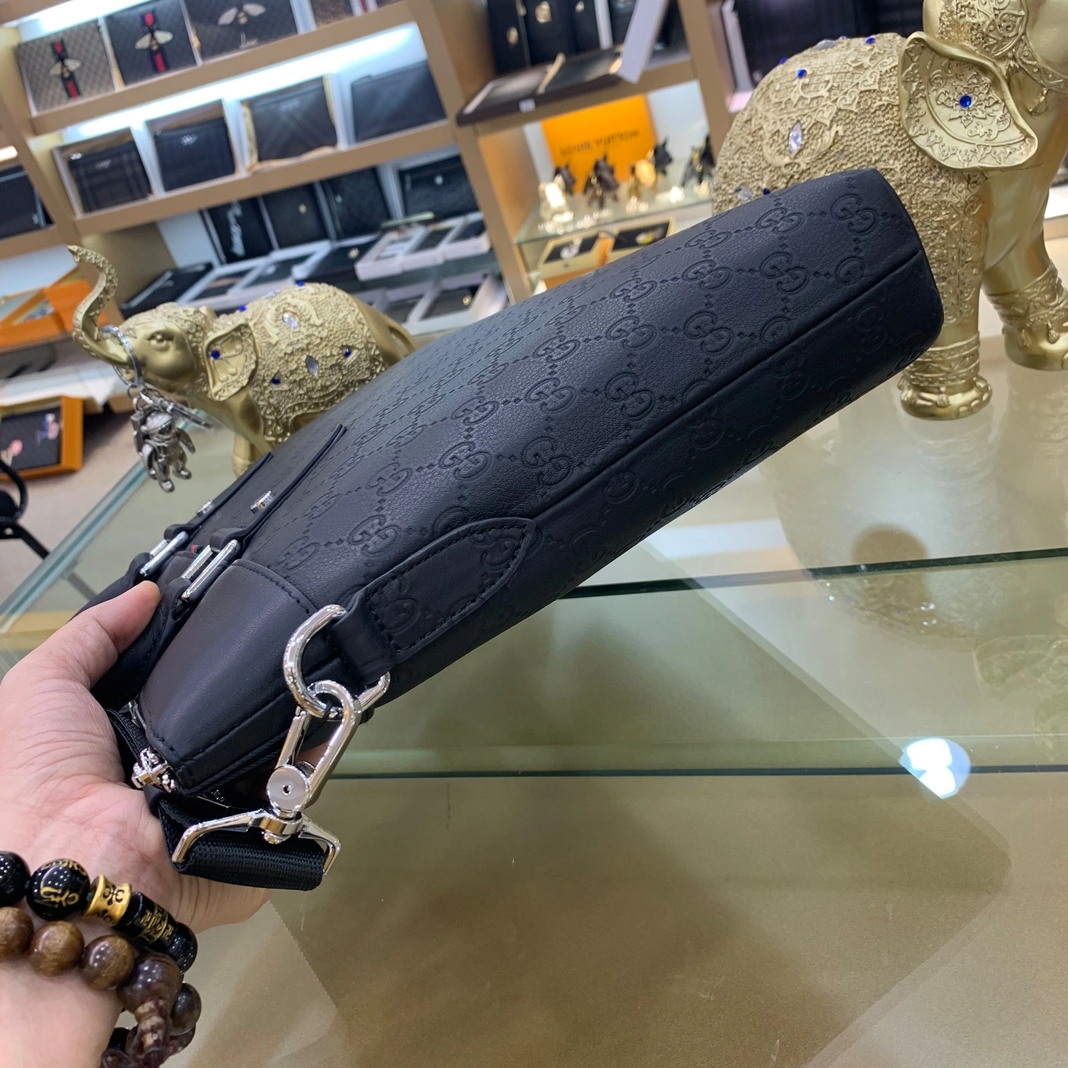Unique 9317 Gucci AAA Man Handbags