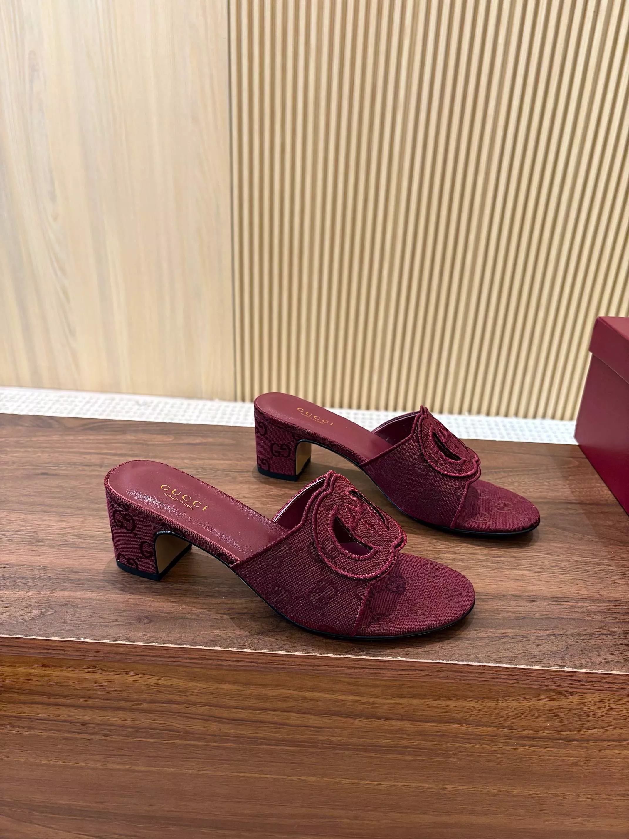 Unique 9416 Gucci Slippers For Women