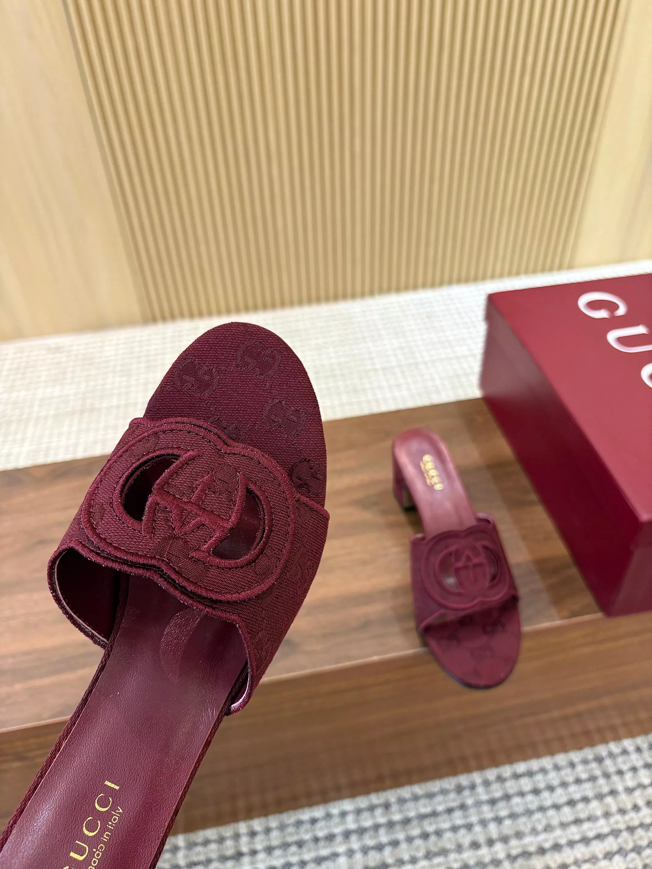 Unique 9416 Gucci Slippers For Women