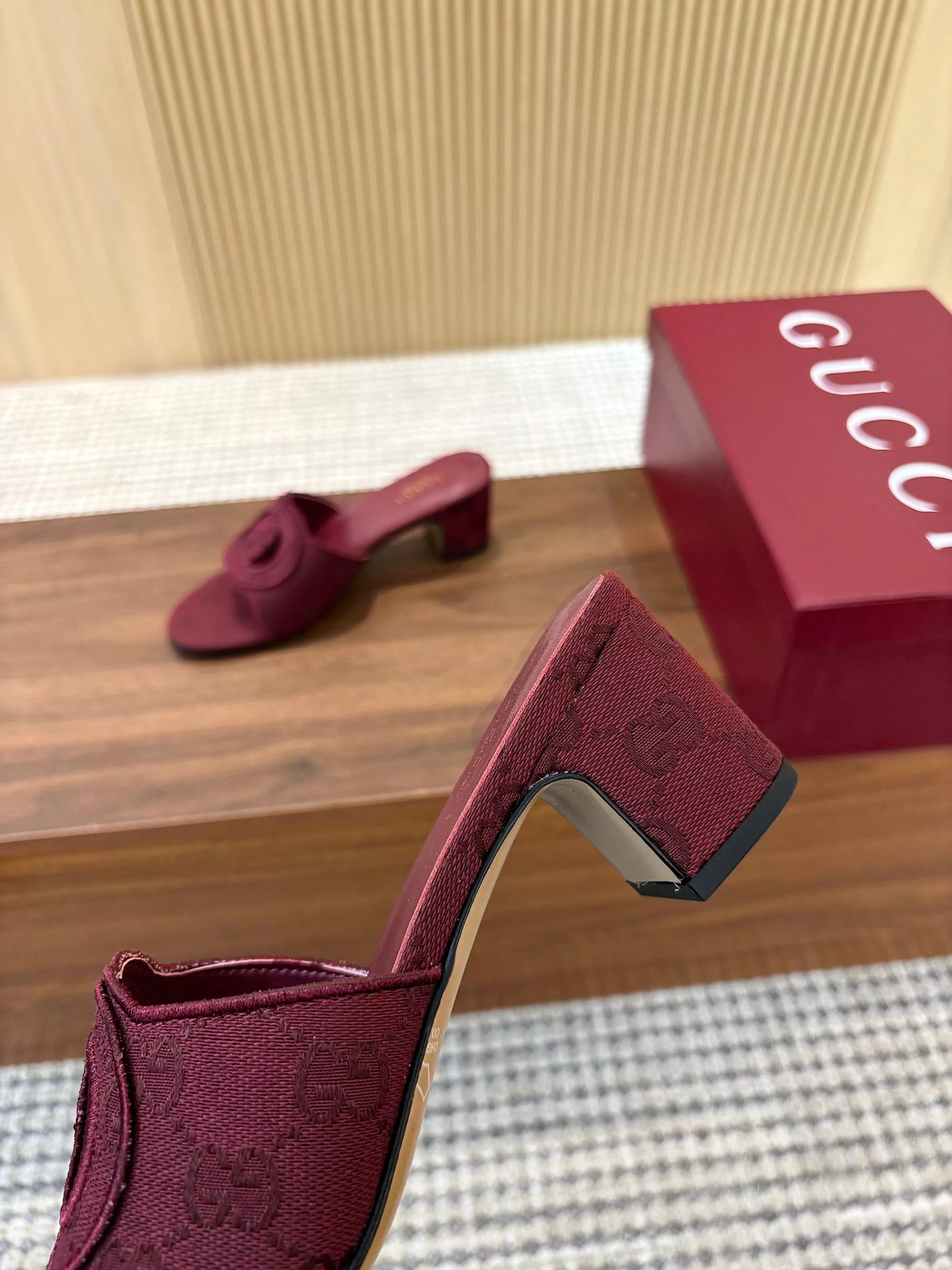 Unique 9416 Gucci Slippers For Women