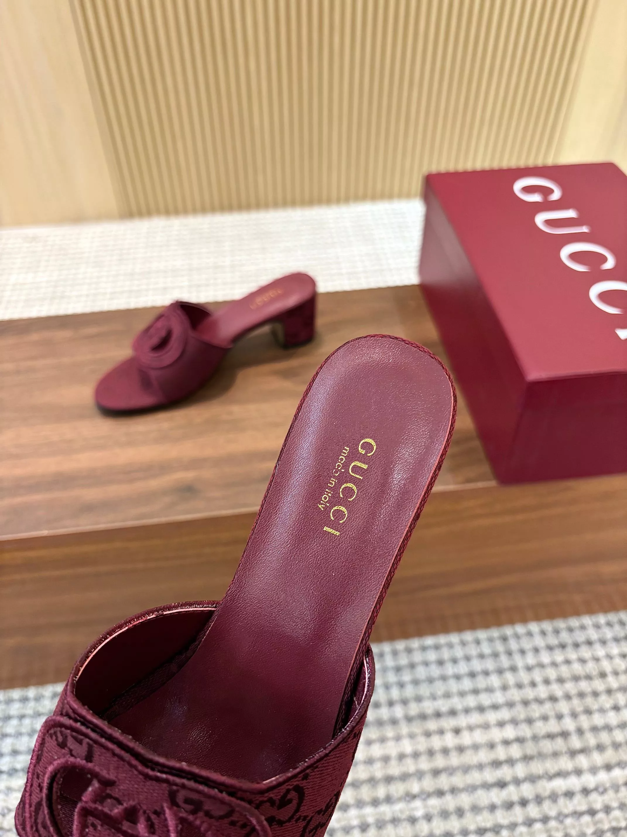 Unique 9416 Gucci Slippers For Women