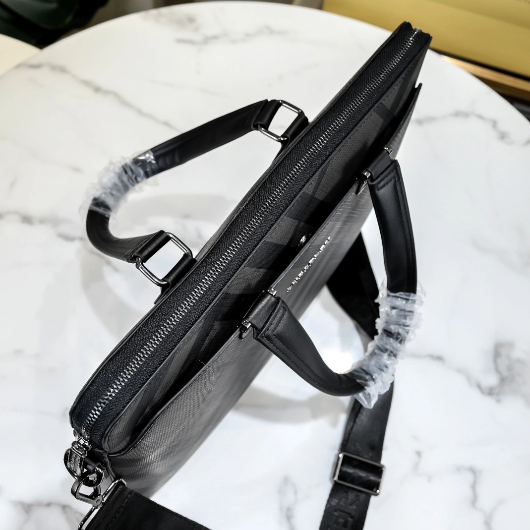 Unique 9498 Burberry AAA Man Handbags