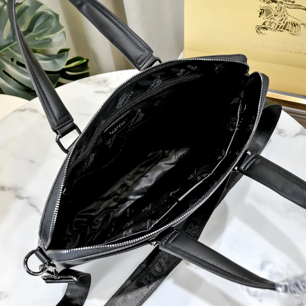 Unique 9498 Burberry AAA Man Handbags