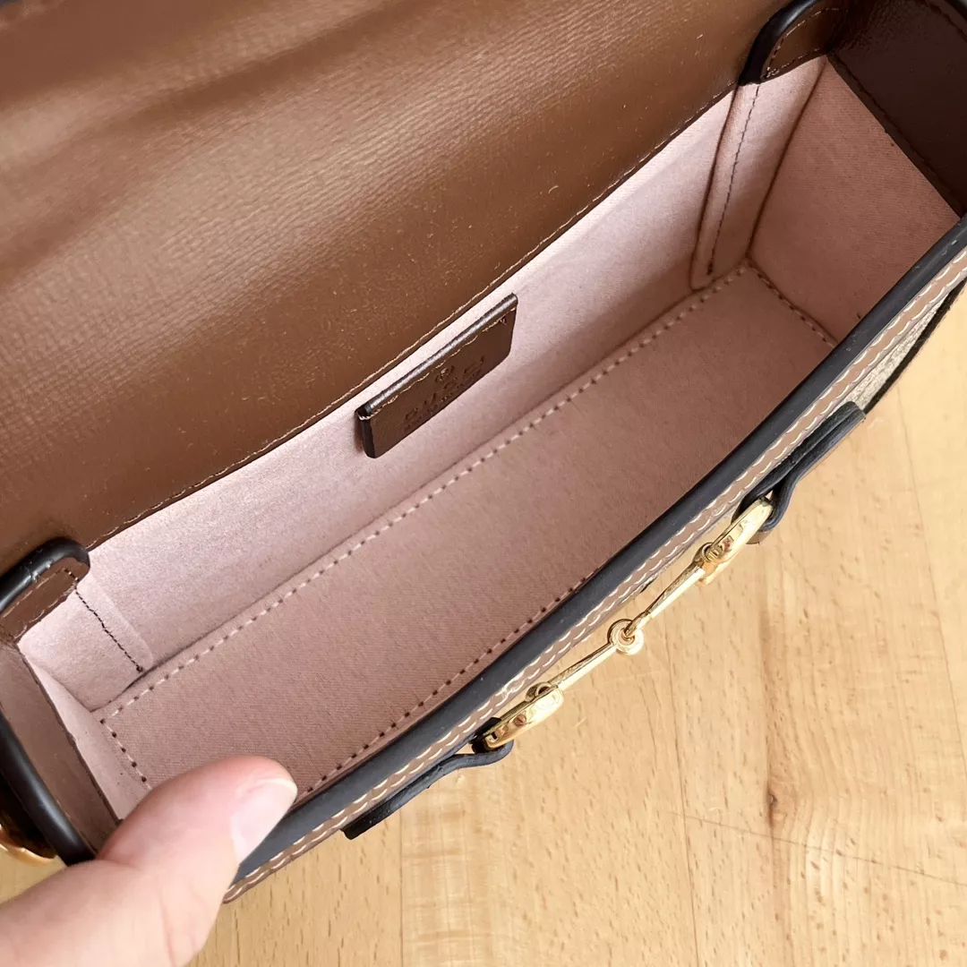Unique 9538 Gucci AAA Quality Messenger Bags For Women