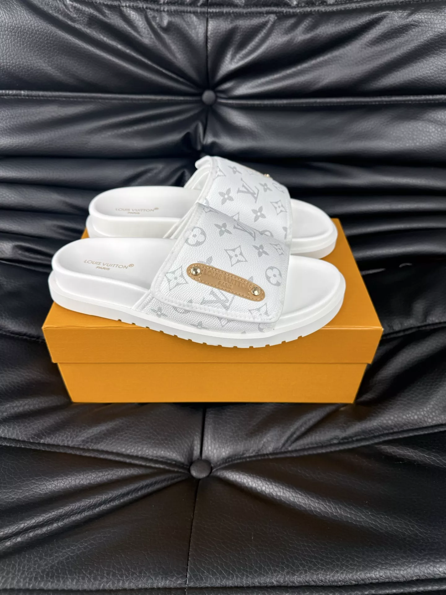 Unique 9570 Louis Vuitton Slippers For Men