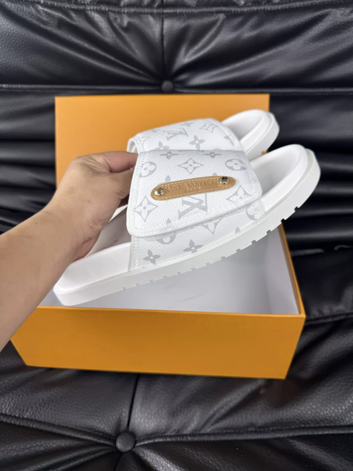 Unique 9570 Louis Vuitton Slippers For Men