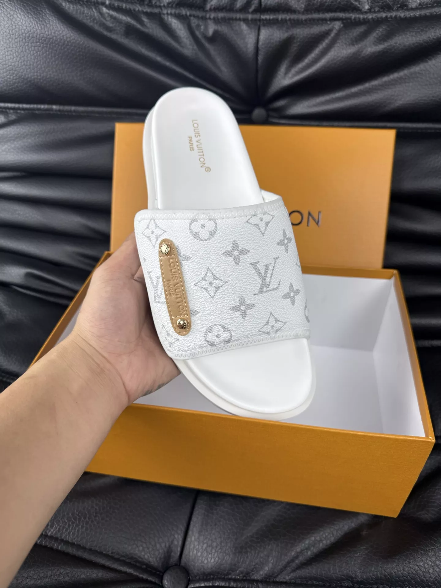 Unique 9570 Louis Vuitton Slippers For Men