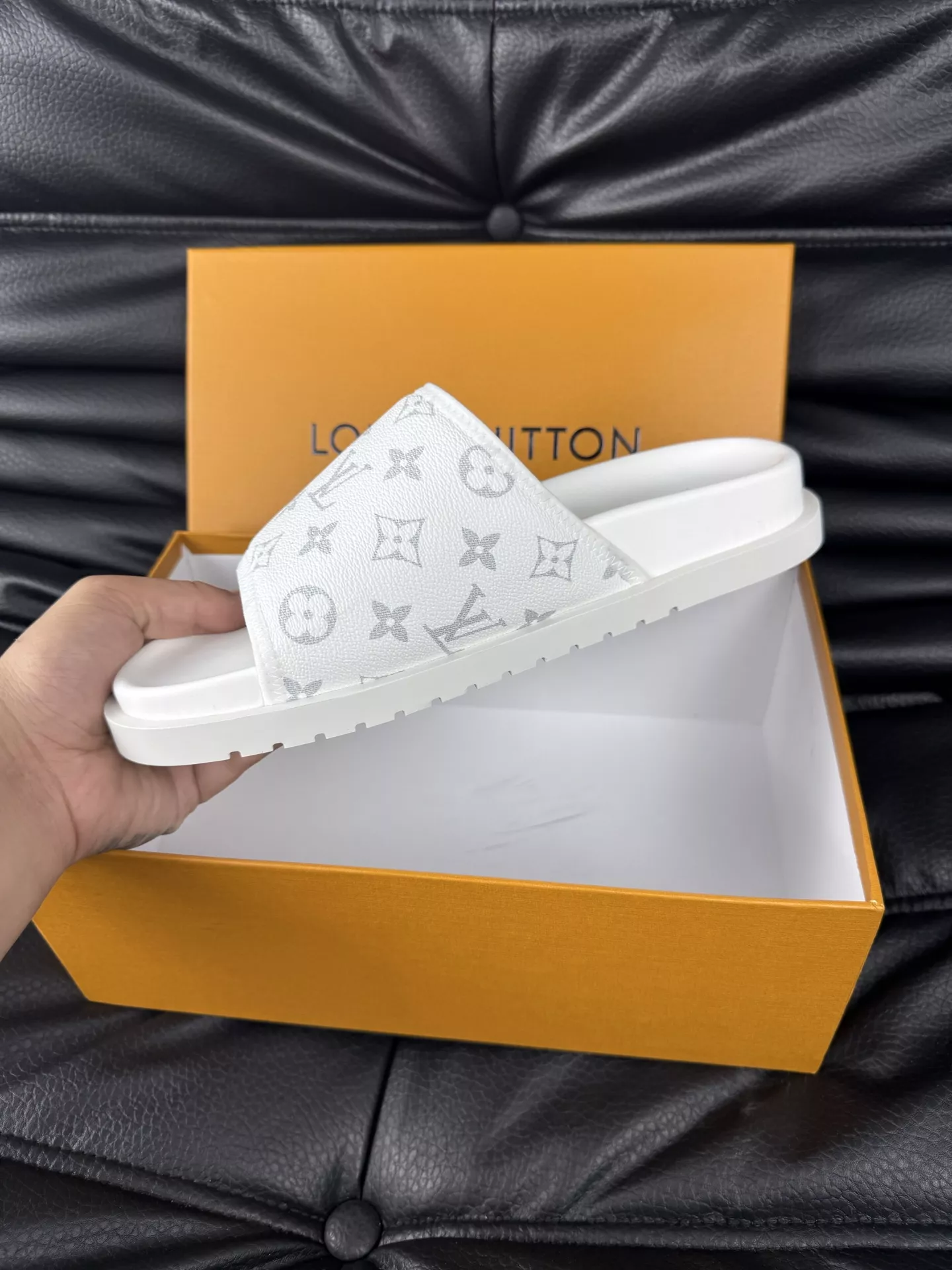Unique 9570 Louis Vuitton Slippers For Men