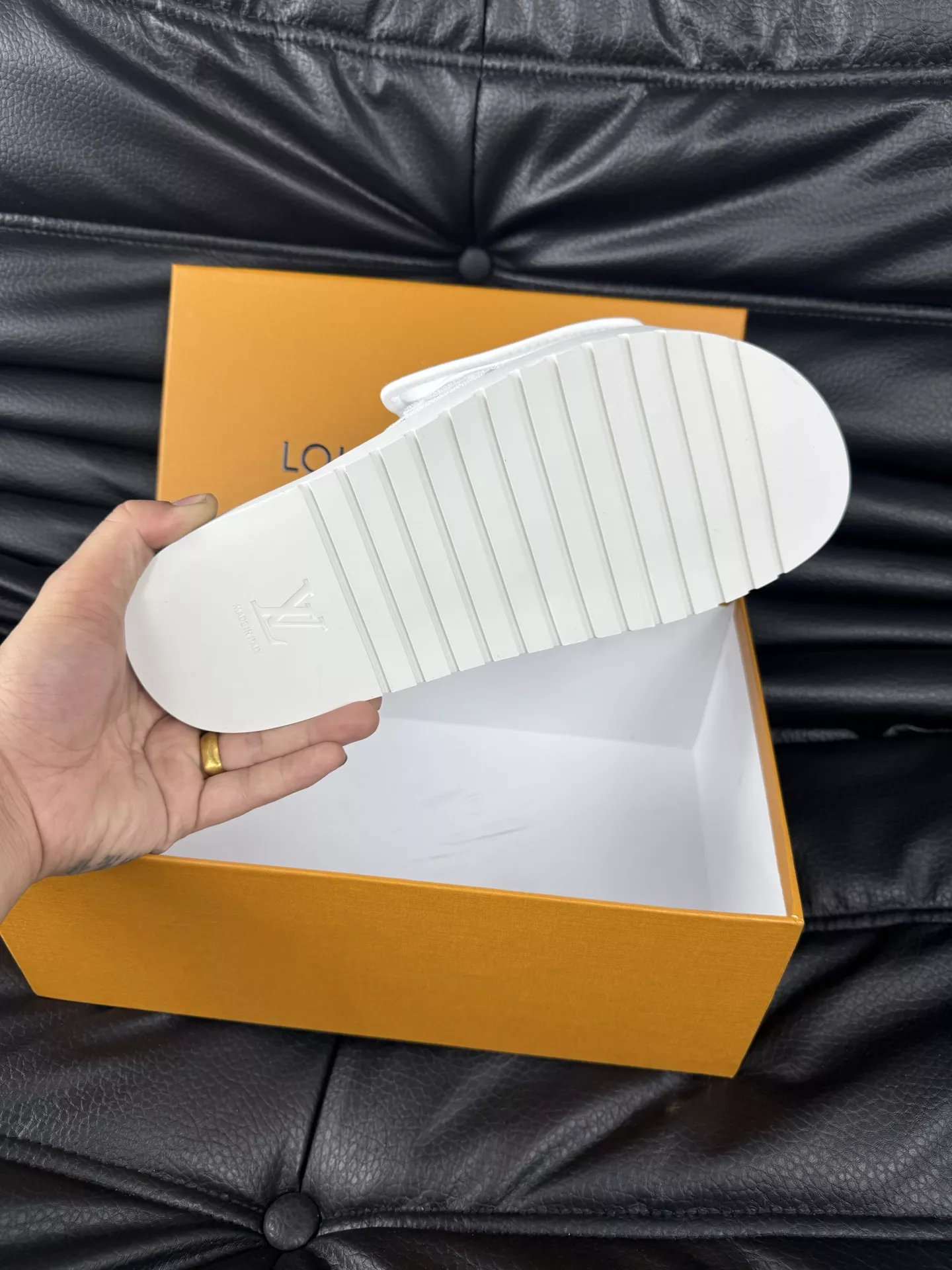 Unique 9570 Louis Vuitton Slippers For Men