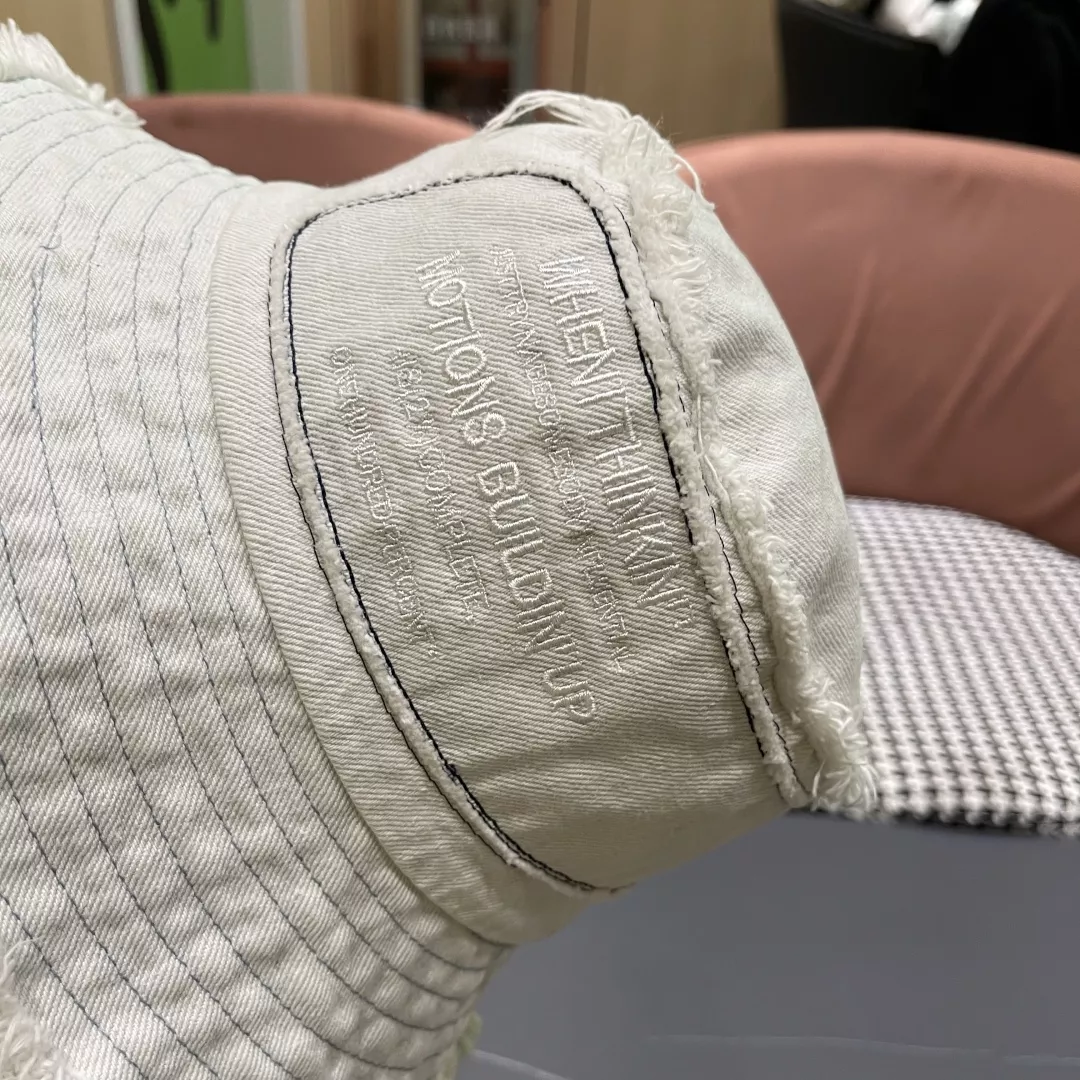 Unique 9698 Prada Caps