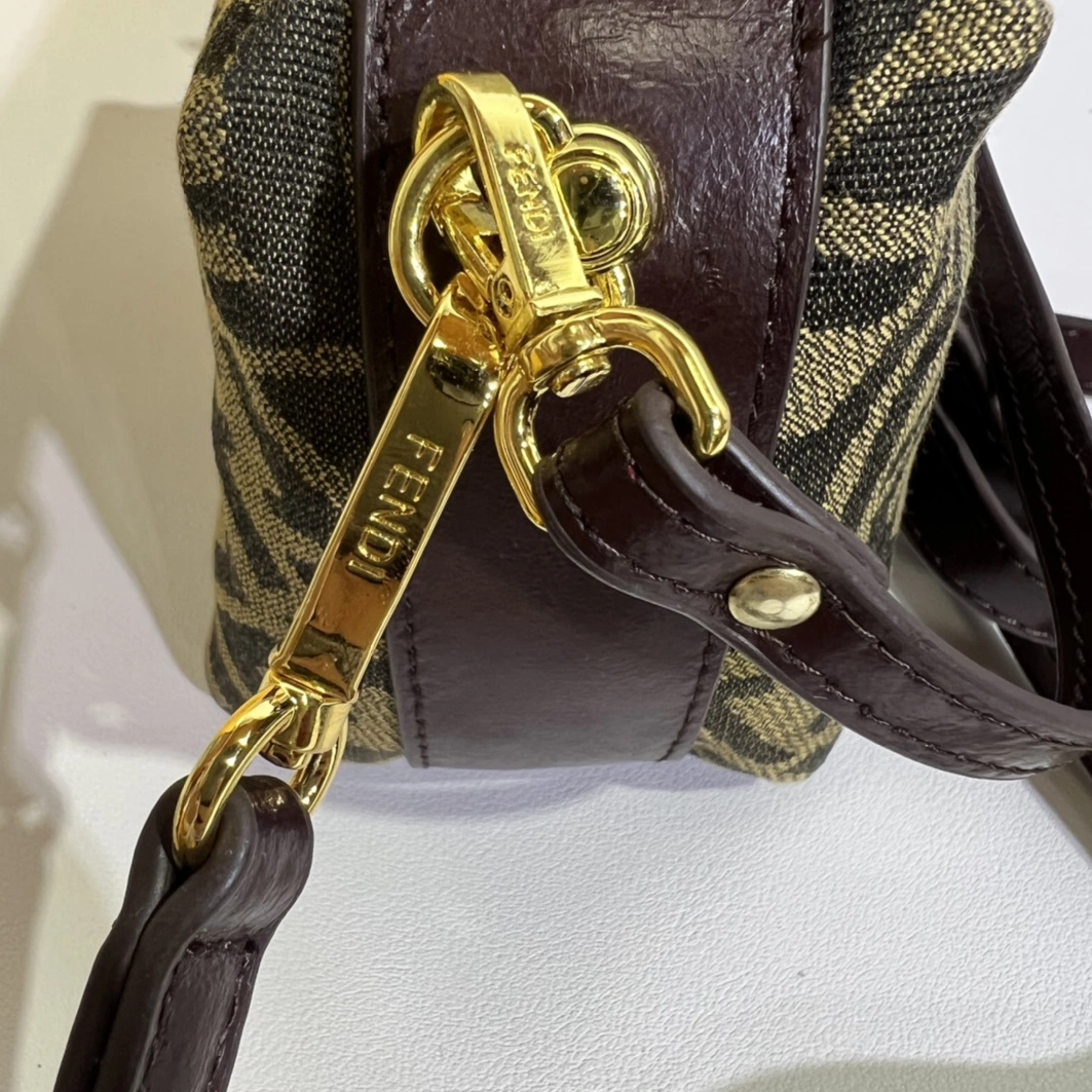 Unique 9786 Fendi AAA Quality Messenger Bags For Women