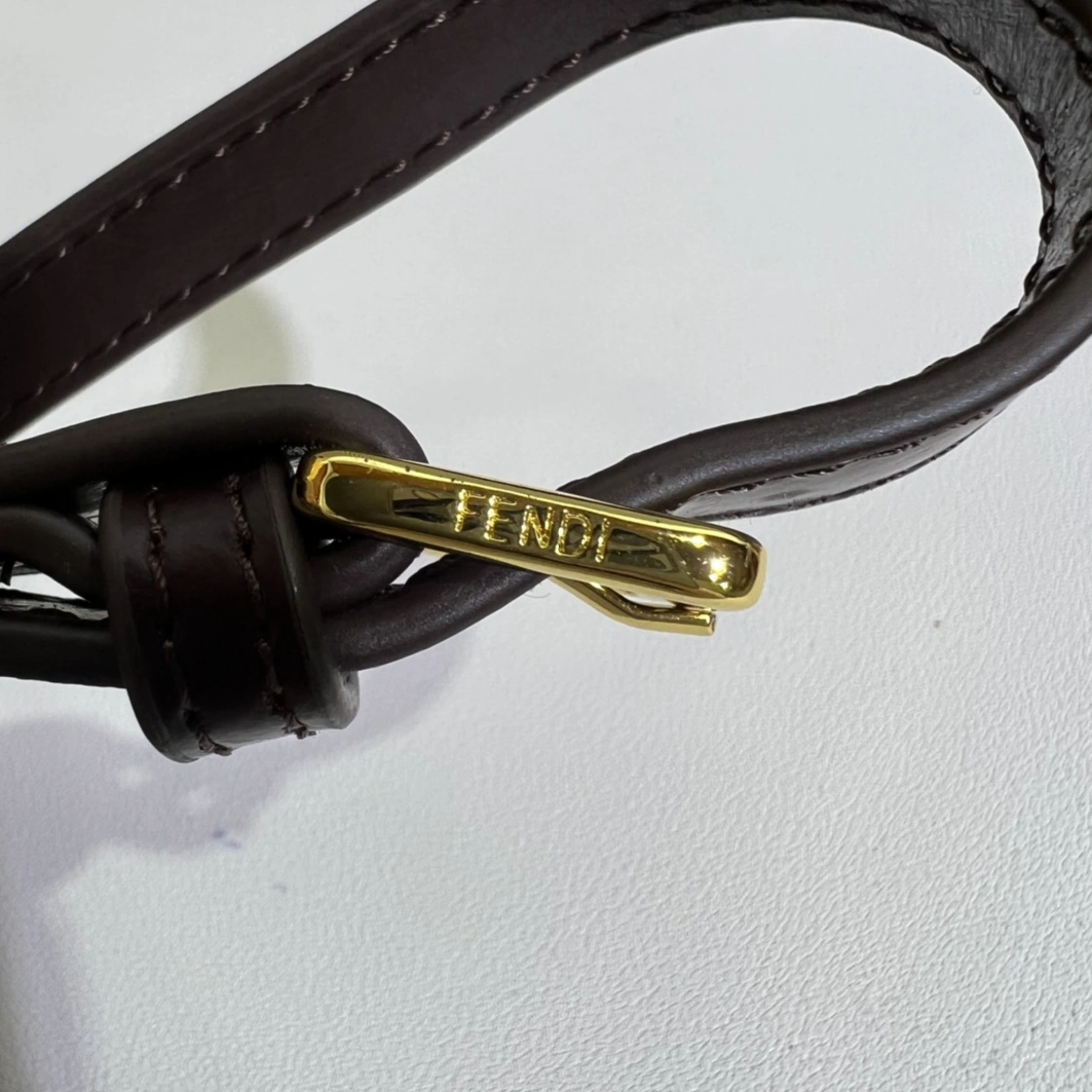 Unique 9786 Fendi AAA Quality Messenger Bags For Women