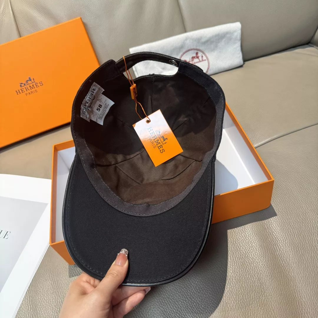 UrbanStyle 1096 Hermes Caps