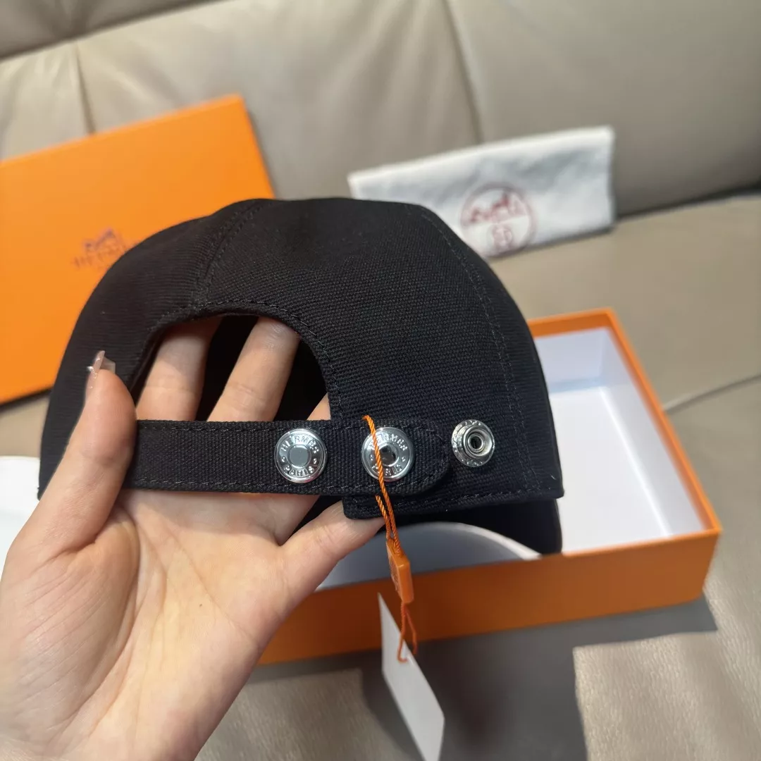 UrbanStyle 1096 Hermes Caps