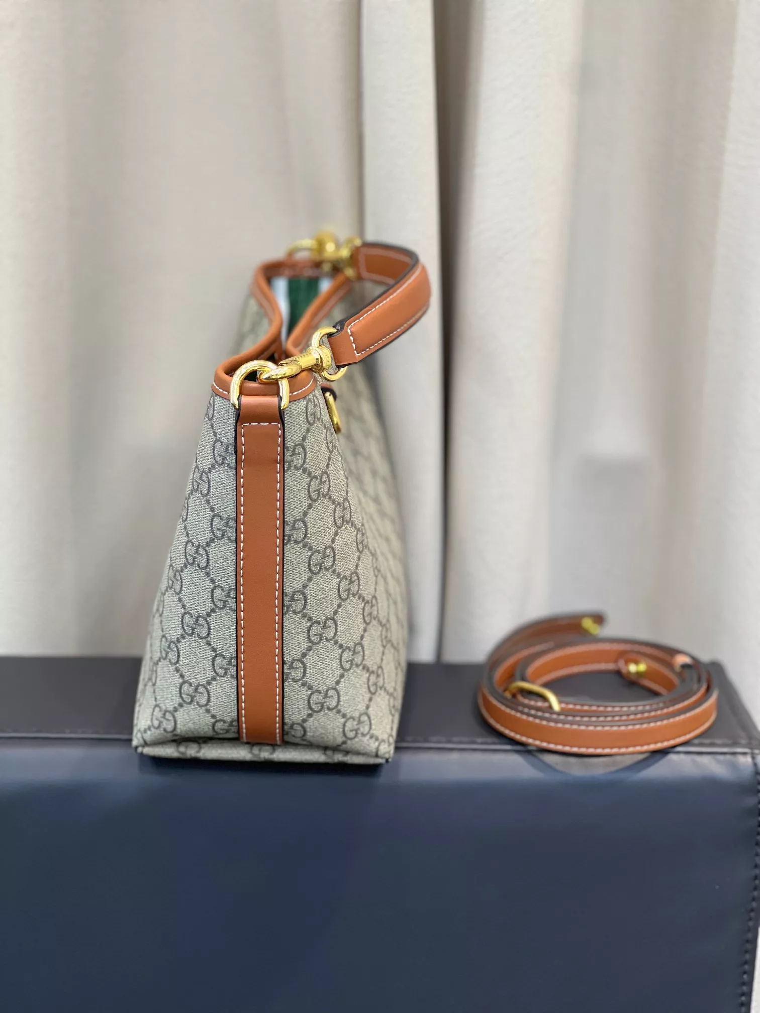 UrbanStyle 1218 Gucci AAA Quality Messenger Bags For Women