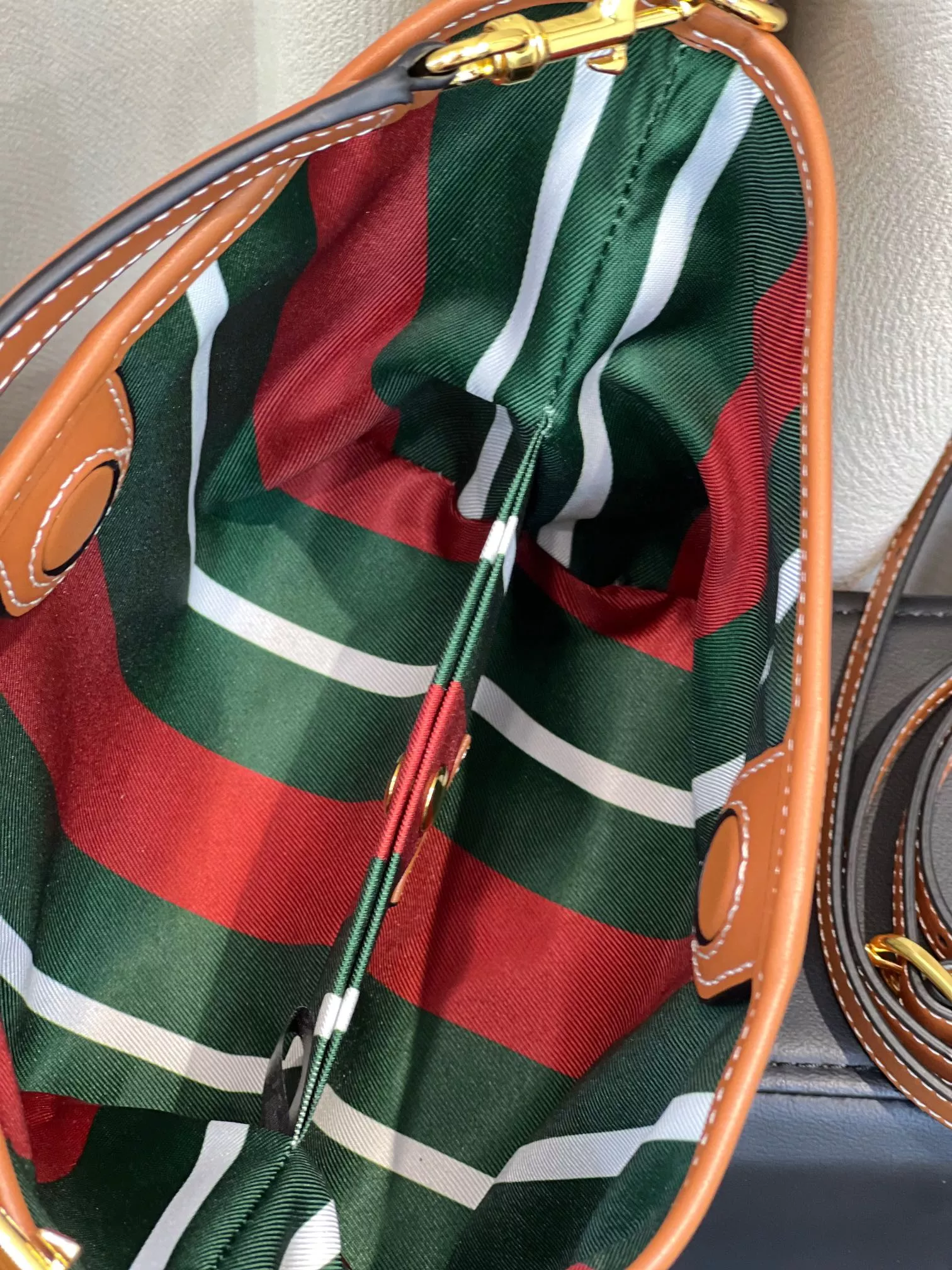 UrbanStyle 1218 Gucci AAA Quality Messenger Bags For Women