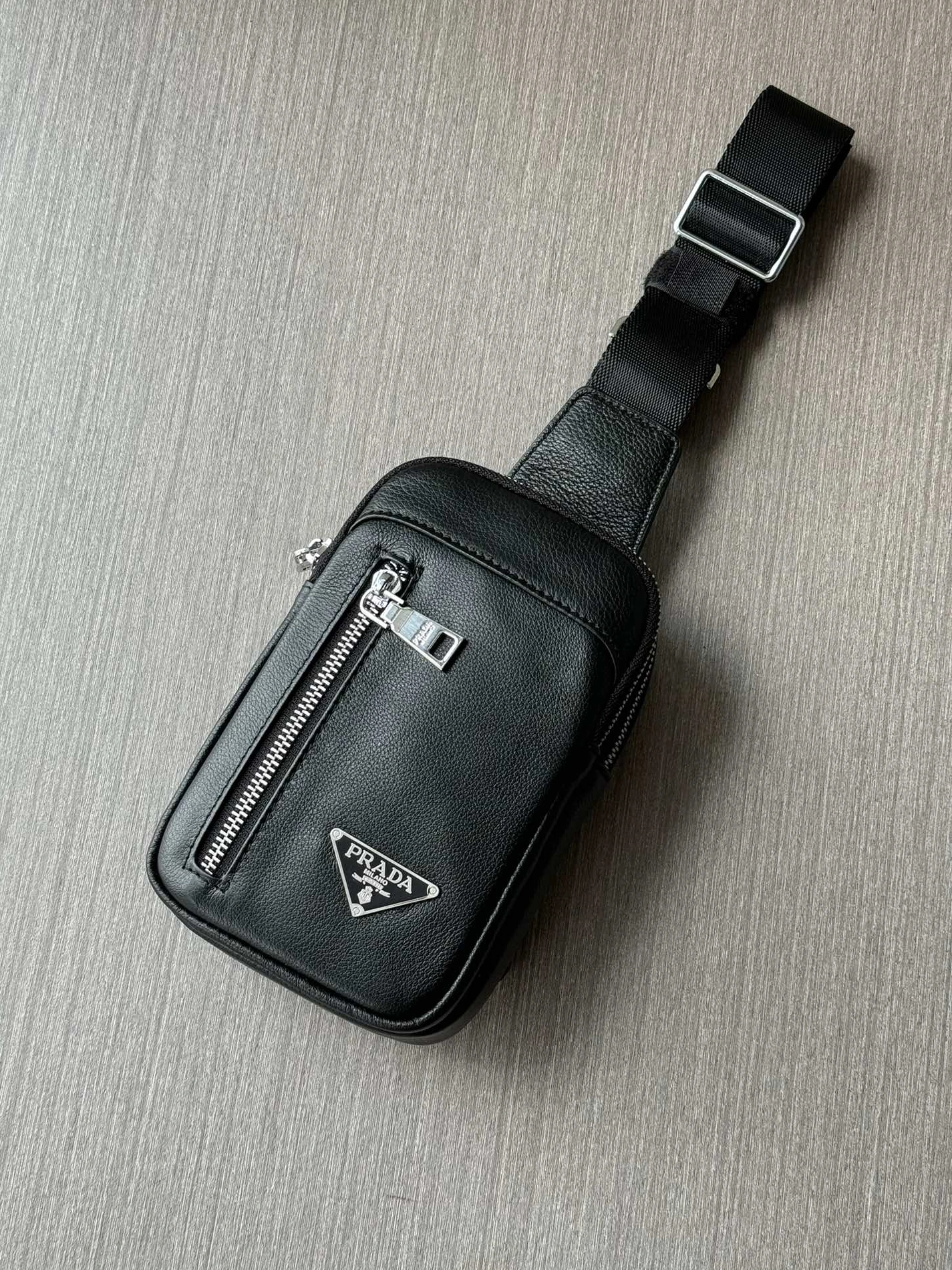 UrbanStyle 1463 Prada AAA Man Messenger Bags