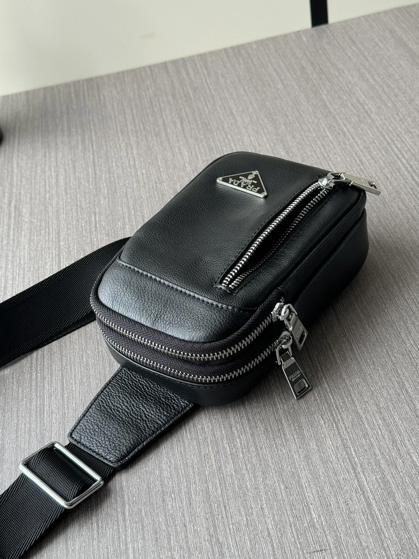 UrbanStyle 1463 Prada AAA Man Messenger Bags