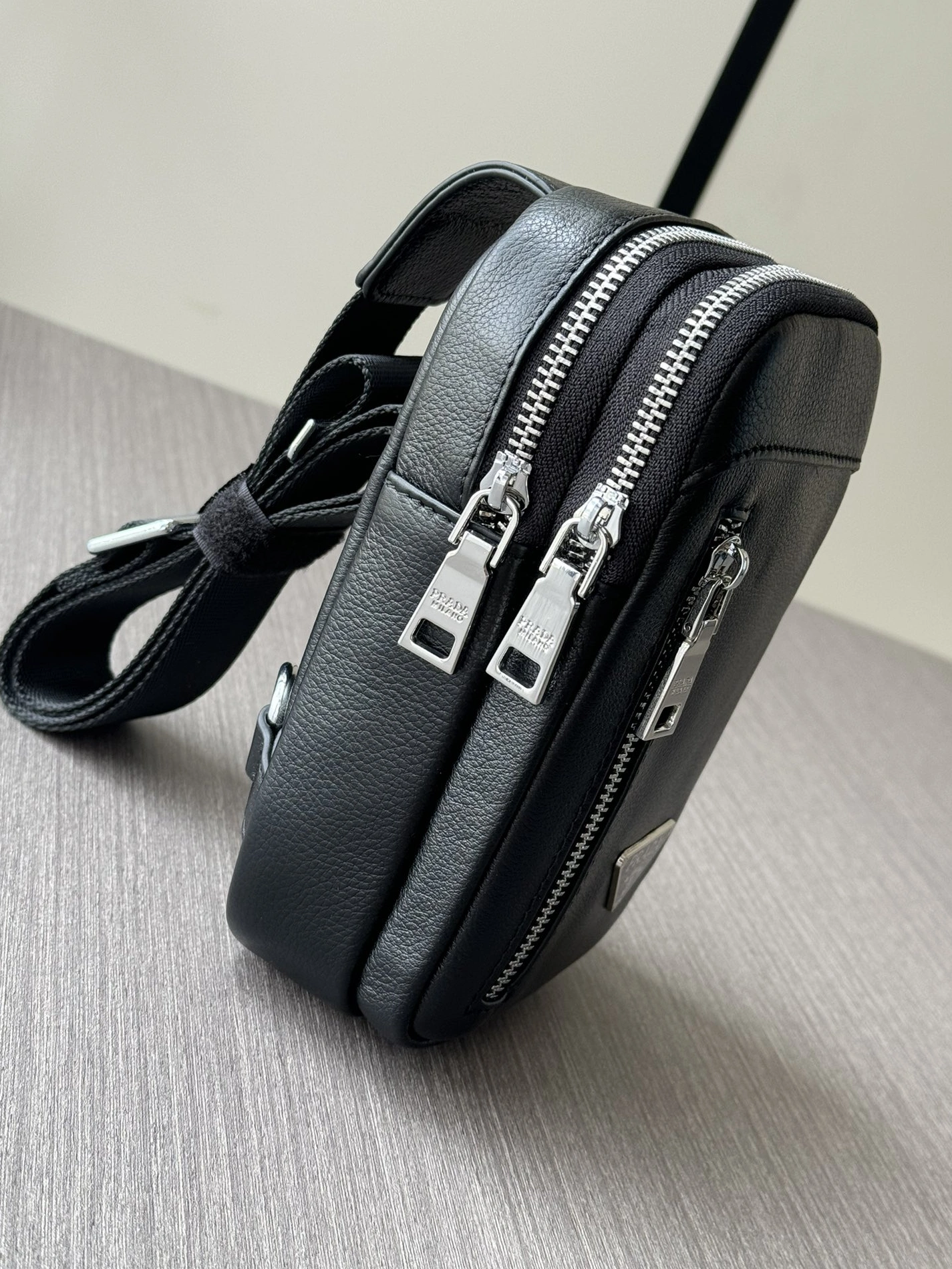 UrbanStyle 1463 Prada AAA Man Messenger Bags
