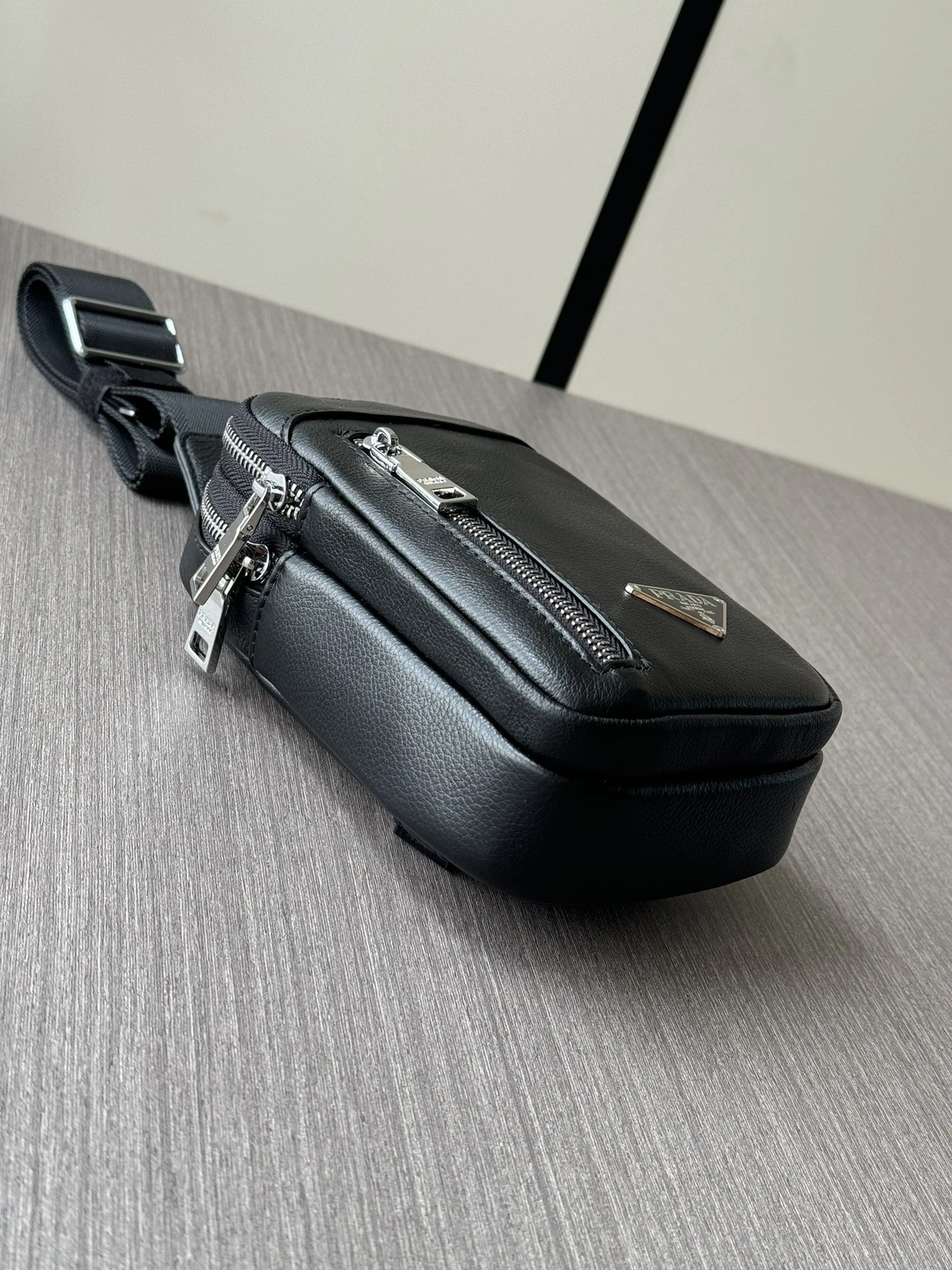 UrbanStyle 1463 Prada AAA Man Messenger Bags