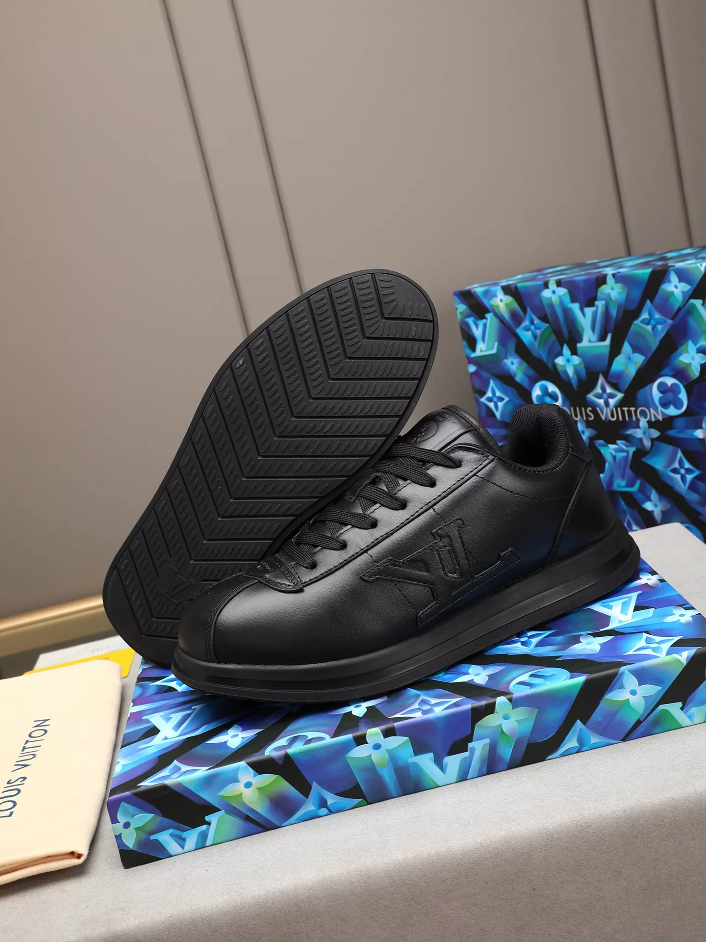 UrbanStyle 1643 Louis Vuitton Casual Shoes For Men