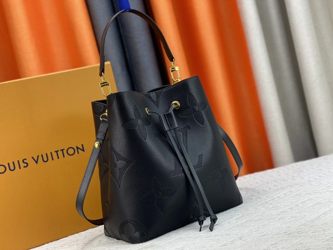 UrbanStyle 1773 Louis Vuitton AAA Quality Messenger Bags For Women
