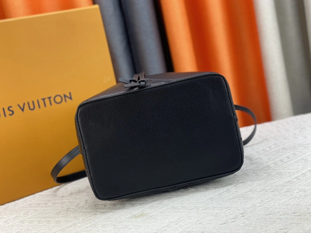 UrbanStyle 1773 Louis Vuitton AAA Quality Messenger Bags For Women