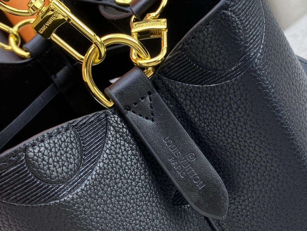 UrbanStyle 1773 Louis Vuitton AAA Quality Messenger Bags For Women
