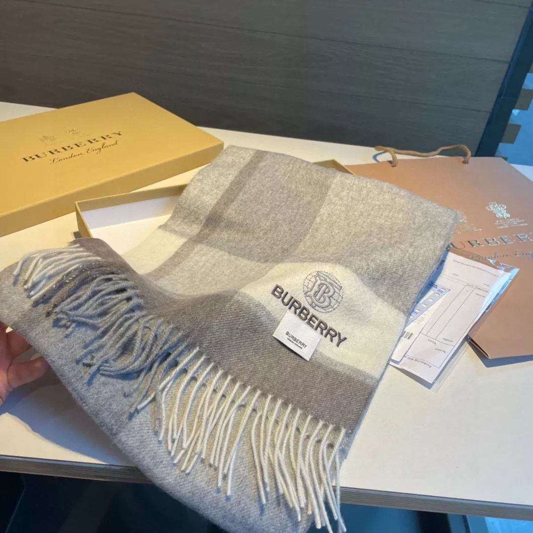 UrbanStyle 1791 Burberry Scarf For Women