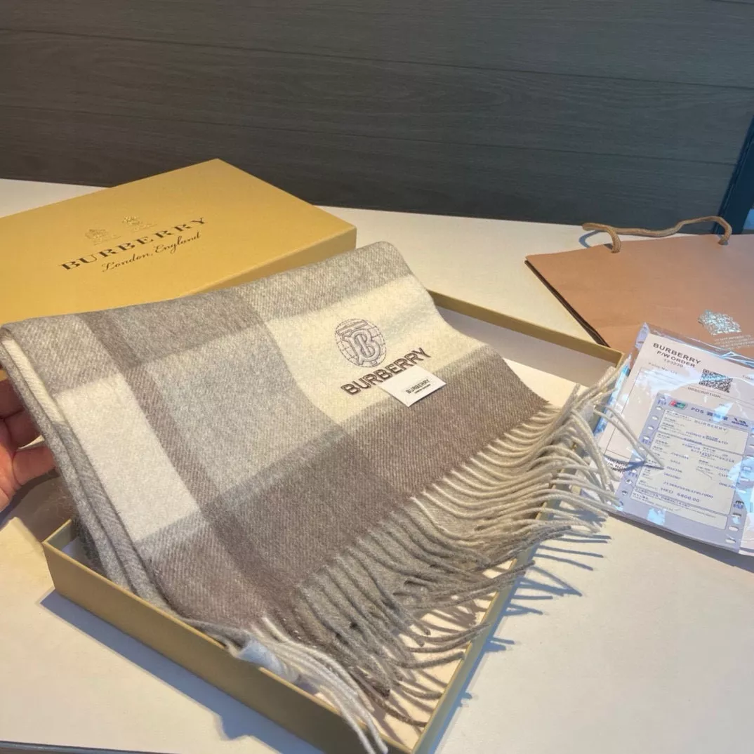 UrbanStyle 1791 Burberry Scarf For Women