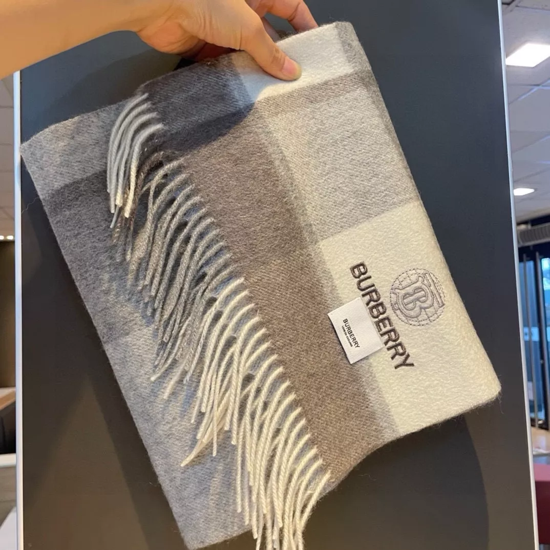 UrbanStyle 1791 Burberry Scarf For Women