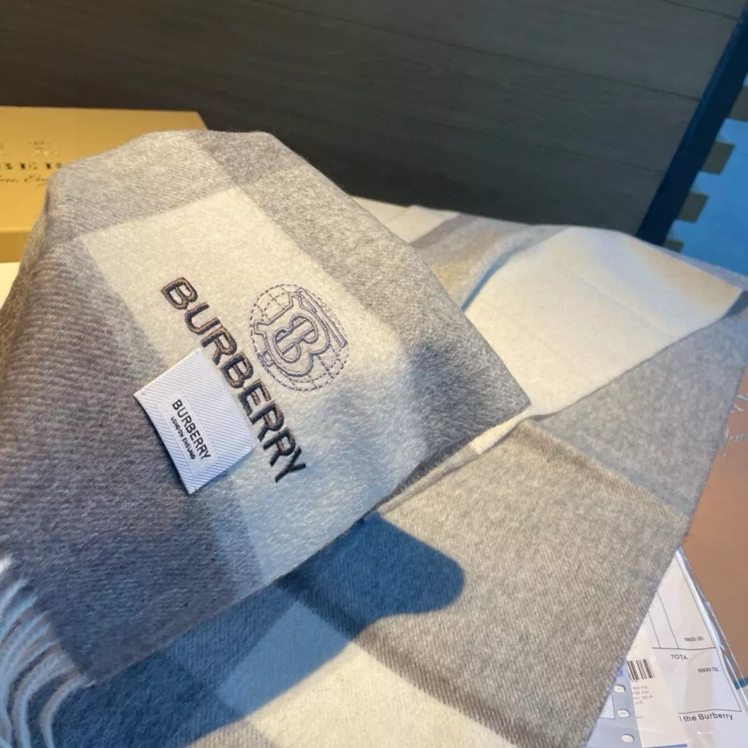UrbanStyle 1791 Burberry Scarf For Women